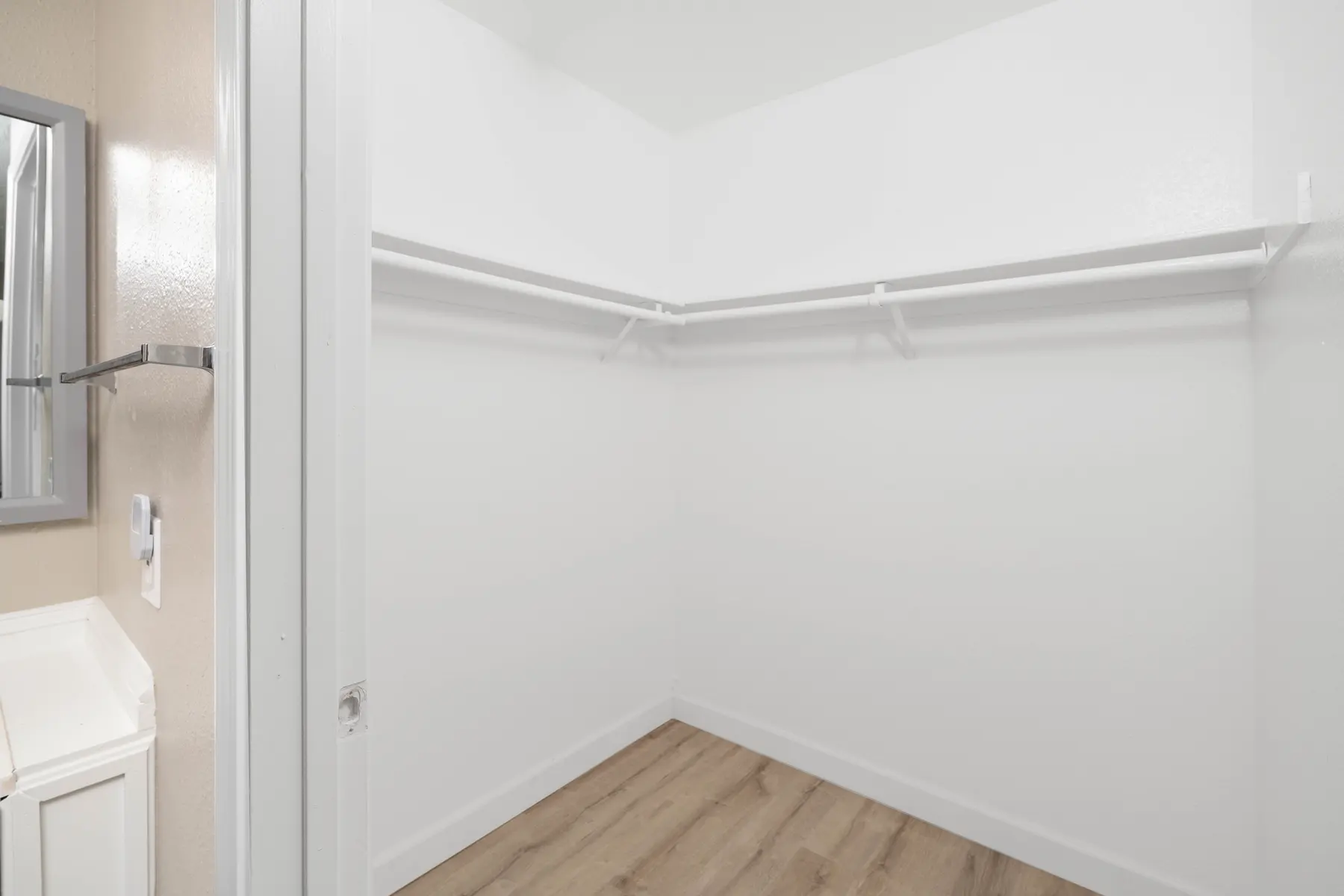 Parkview Apartments - Corner, Indoors, Interior Design