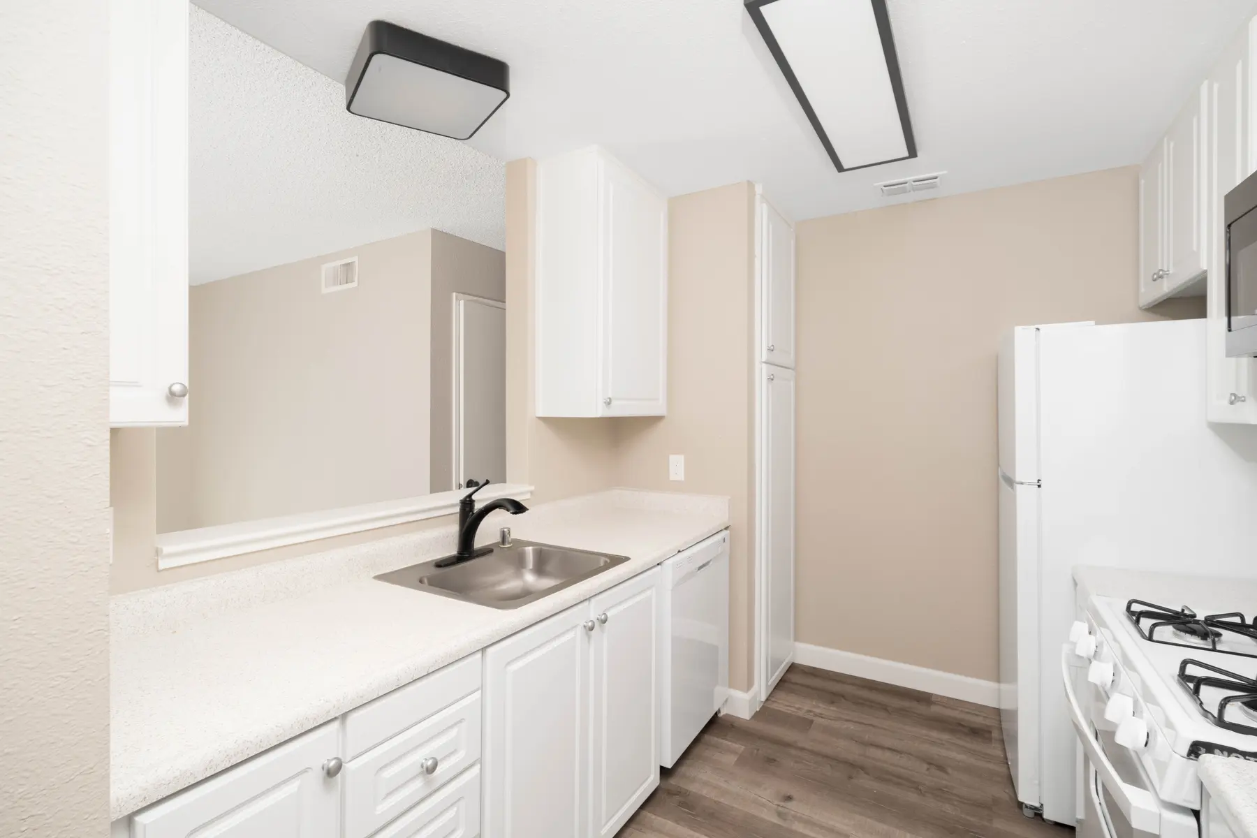 Parkview Apartments - Corner, Sink, Sink Faucet