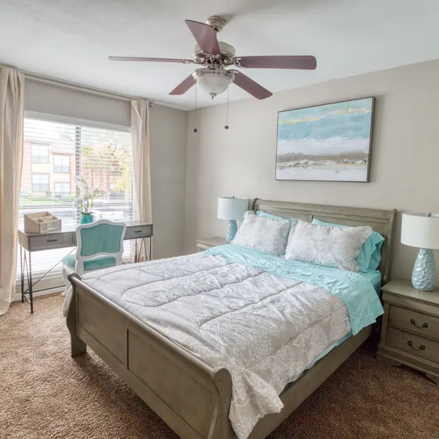 Knoll Crest Apartments - Bed, Room, Bedroom