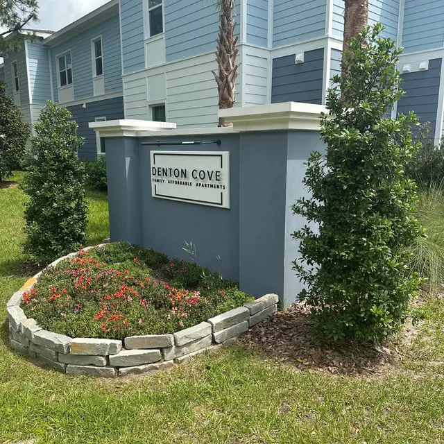 Denton Cove - Tree, Grass, Nature