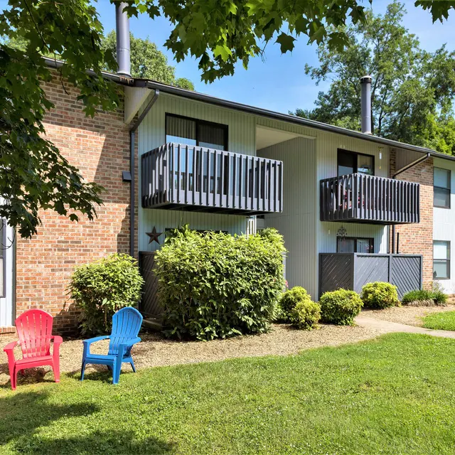 Cross Creek - Grass, Plant, Chair