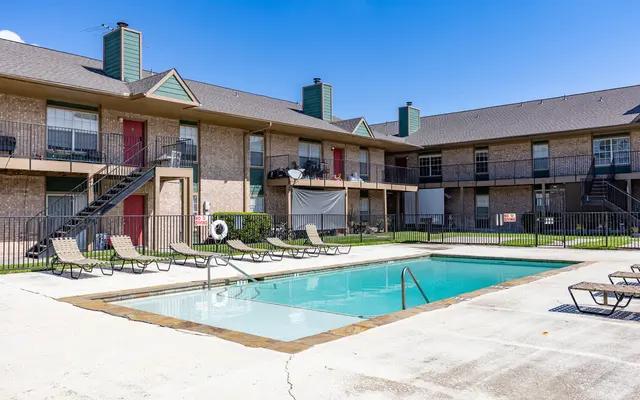 Park at Walkers Landing - City, Pool, Water