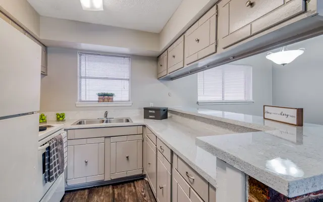 Hardy Oaks Apartments - Indoors, Interior Design, Kitchen