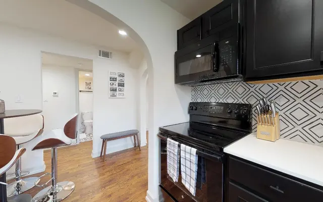 Bella Villa - Room, Wood