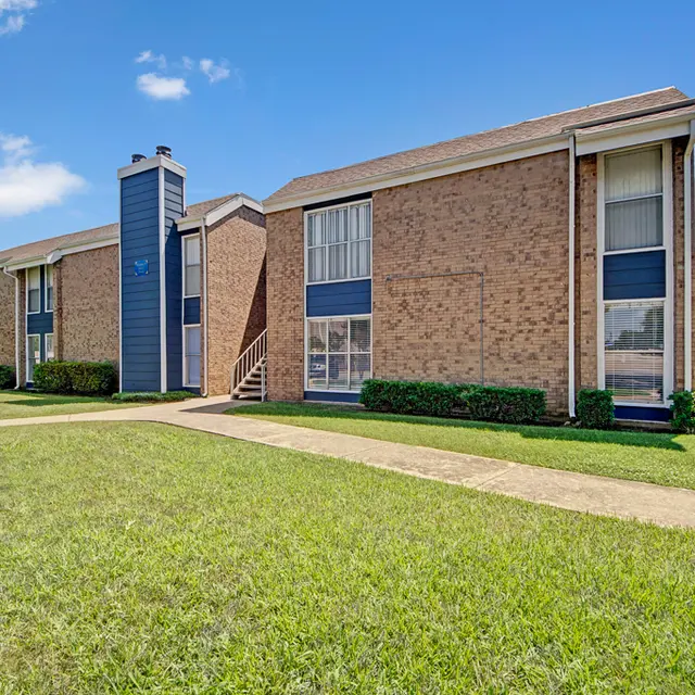 Windham Chase - Grass, Suburb, Building