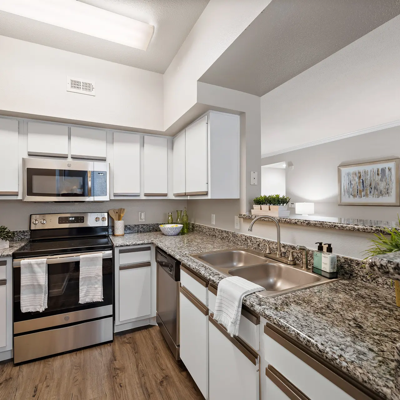 Chartwell Court - Oven, Room, Indoors