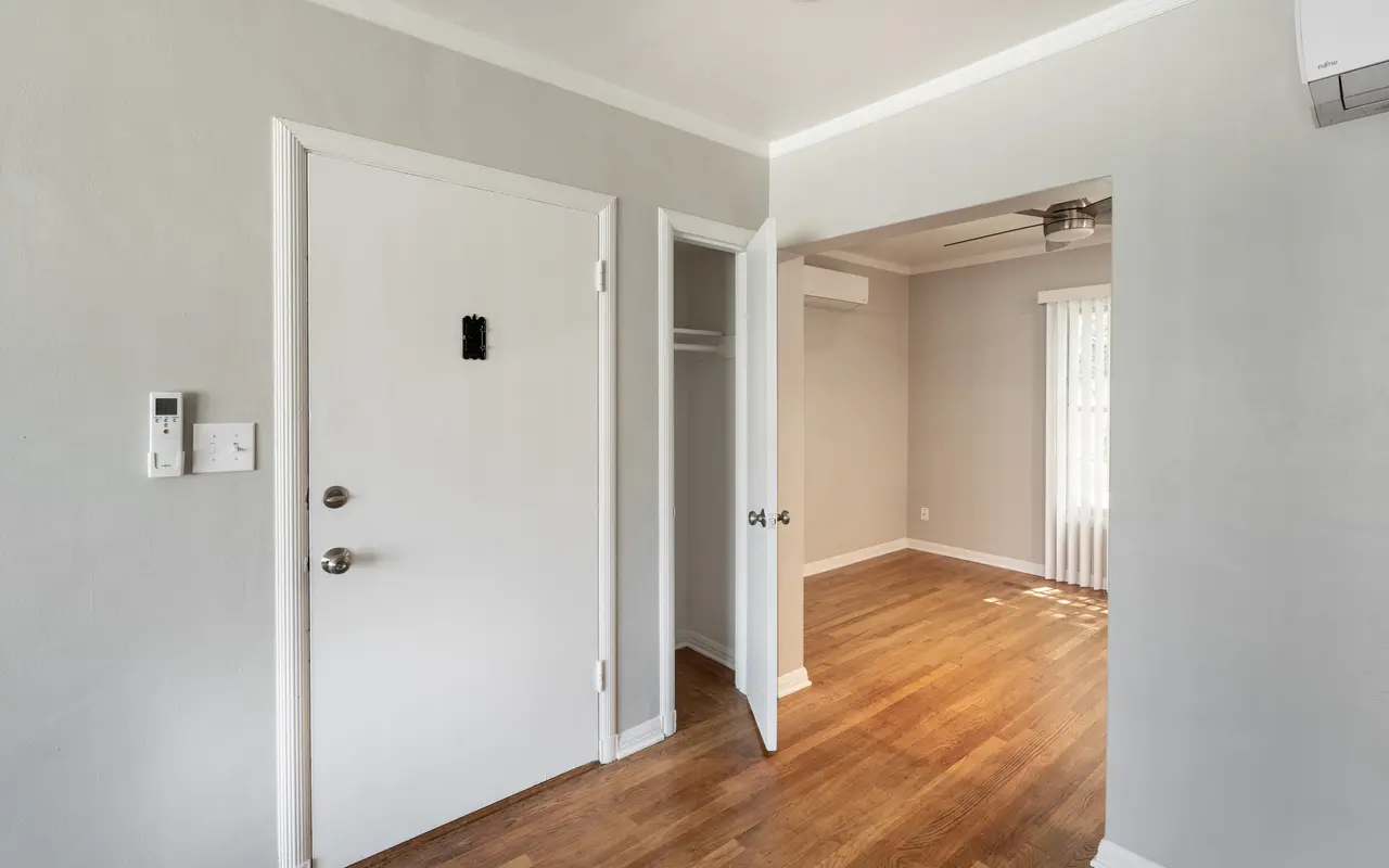 Fountain Gardens - Indoors, Interior Design, Corner