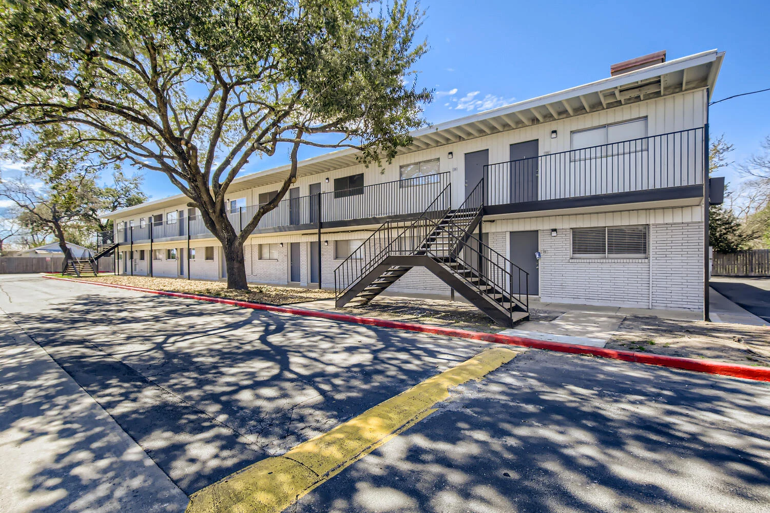 Mission Villas - City, Street, Urban