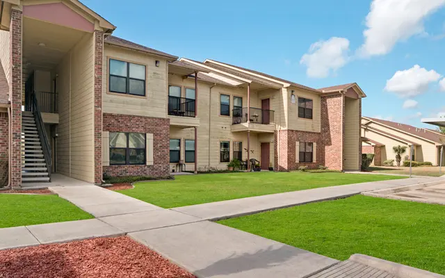 Champion Homes at Canyon Creek - Lawn