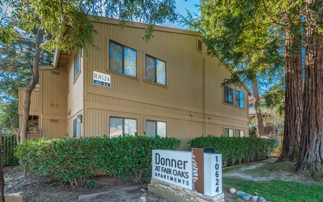 Donner at Fair Oaks - Tree, Shelter, Tree Trunk