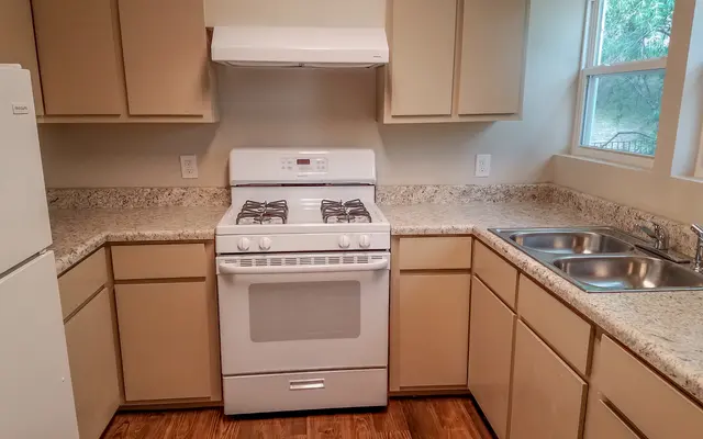 Mountain View Heights - Indoors, Interior Design, Kitchen