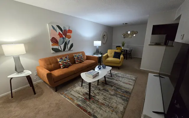 Living Room & Entry Living Room & Entry