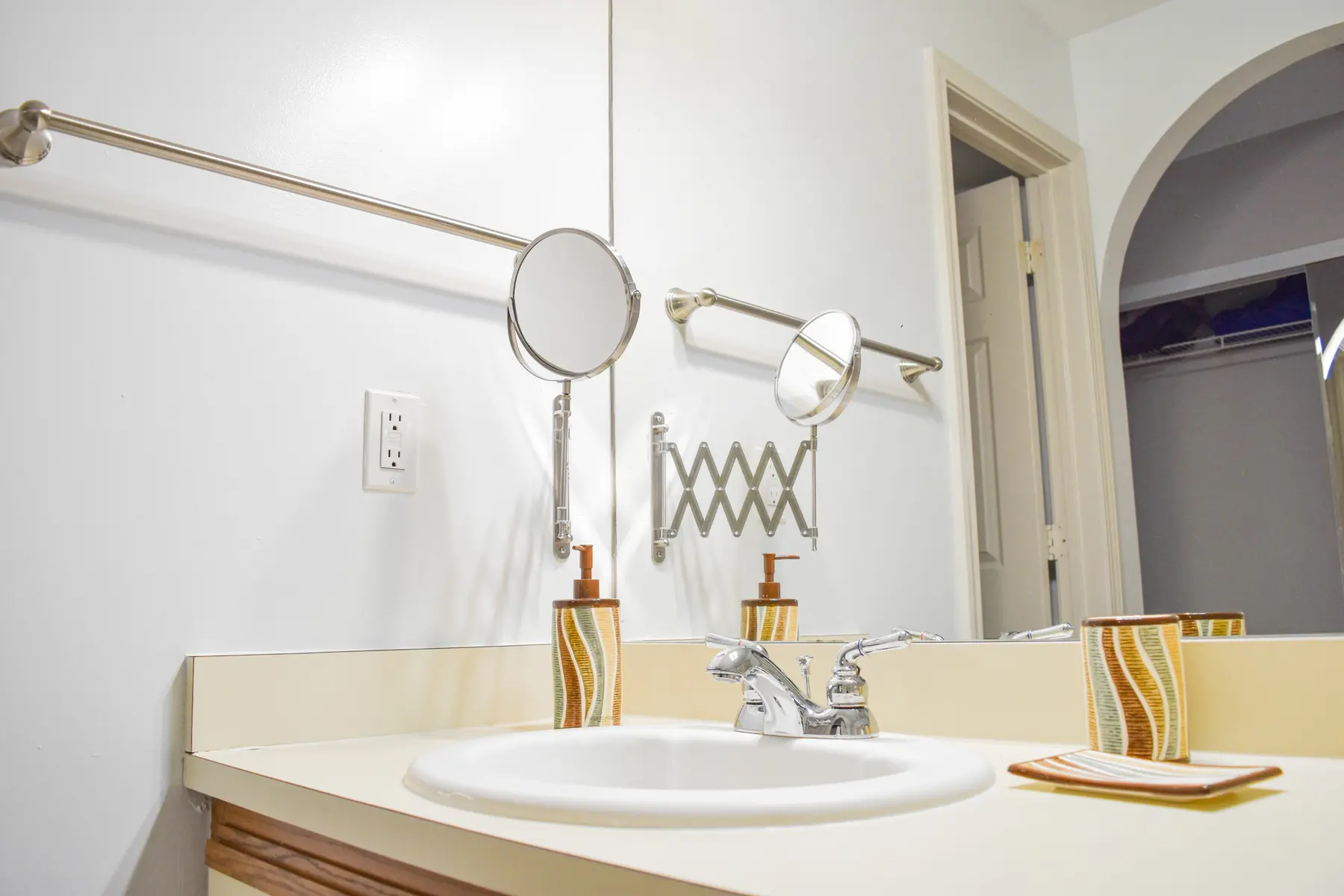 4e977ba899b349b69e62c1f5f4e47f5d.jpg Sink, Sink Faucet, Perfume