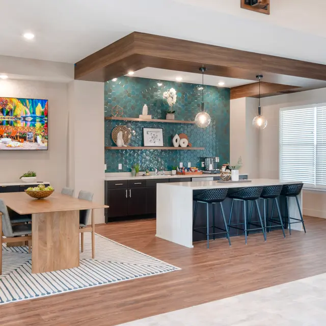 The Jewel Whispering Oaks