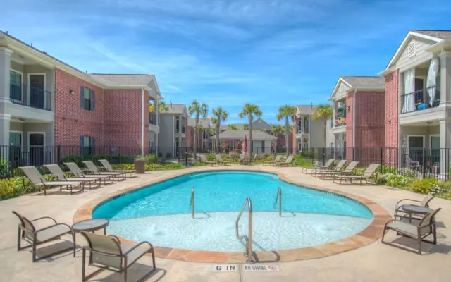 Mason Senior Apartments - Pool, Water, City