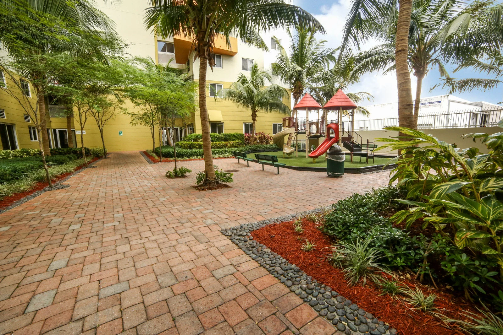 Pinnacle Park Apartments - Flagstone