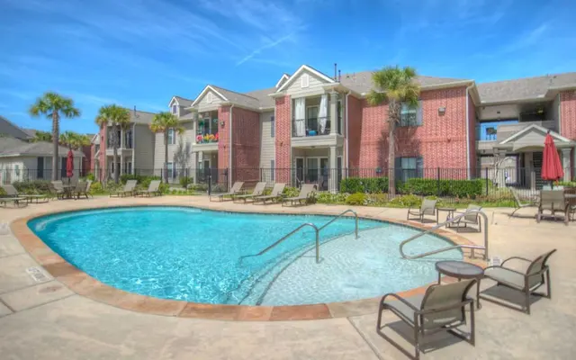 Mason Senior Apartments - Pool, Water, Housing