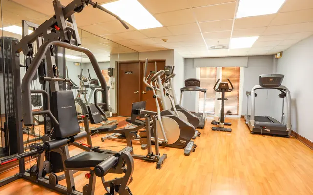 Pinnacle Square Apartments - Working Out