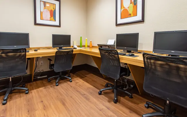 Pinnacle Pines Cyber Lounge Pinnacle Pines Cyber Lounge