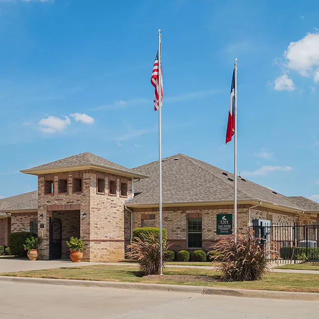 Oak Timbers North Greenbriar Elderly Oak Timbers North Greenbriar Elderly - Grass