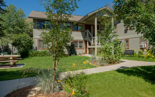 Aspen Meadows Aspen Meadows - Grass, Bench, Lawn