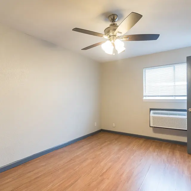 Chalet Apartments Chalet Apartments - Corner, Ceiling Fan, Device