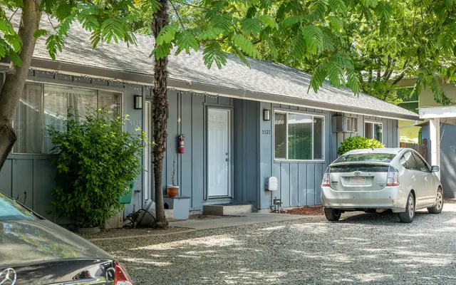 Camp Marconi - License Plate, Car, Housing