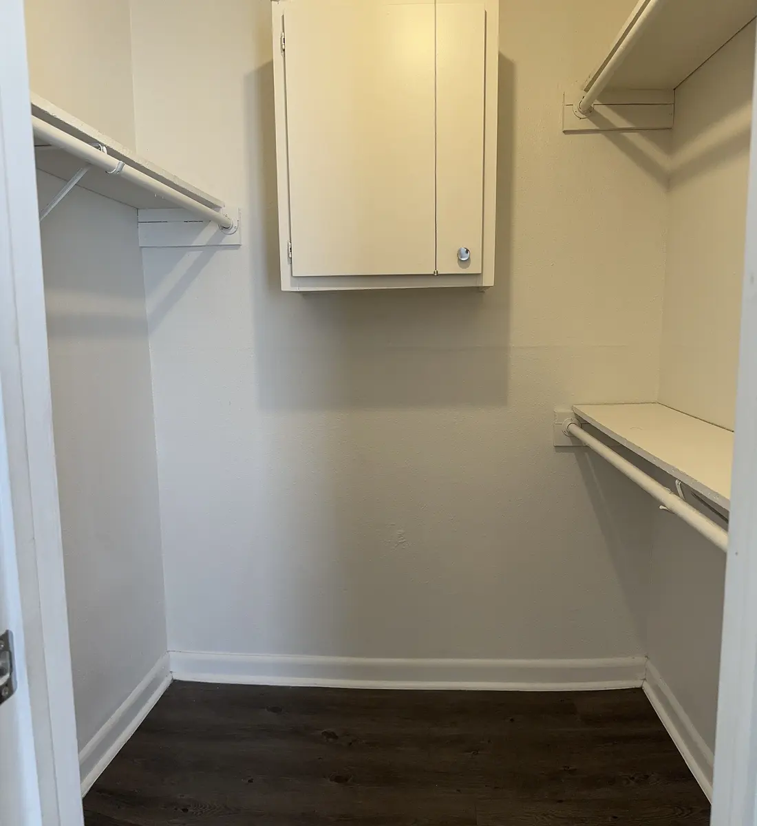 Corner, Furniture, Closet