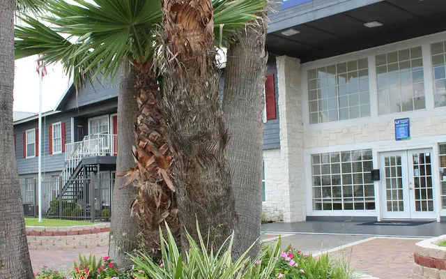 Northwest Corners - Leasing office