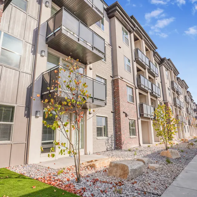 The Royce on 9th - City, Urban, Housing