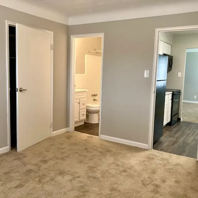 Broadwell Apartments - Corner, Floor, Flooring