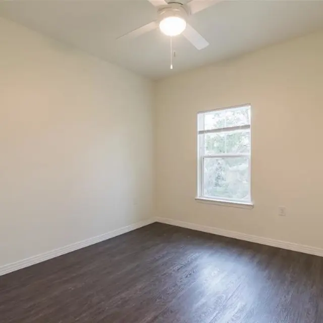 Highland Bourne - Corner, Floor, Flooring