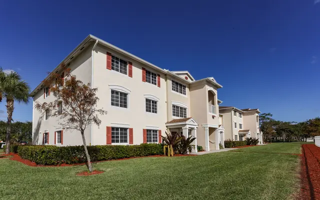 Golden Square & Villas Apts Building