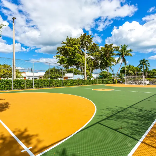 Court - Biscayne Apartments Biscayne - Team, Sport