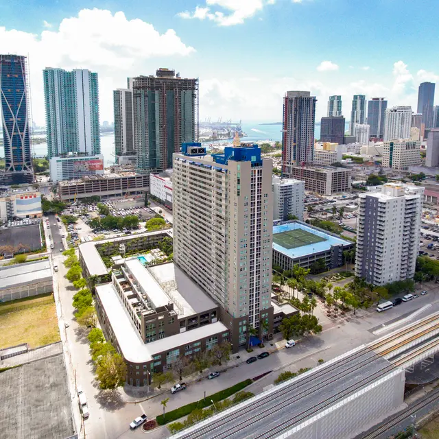 Park Place by the Bay Apartments - Road