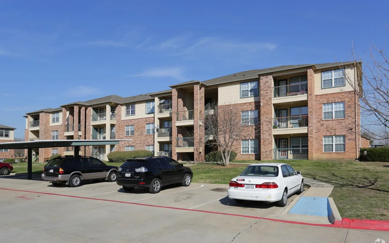 Timber Oaks Apartments - City, Building, High Rise