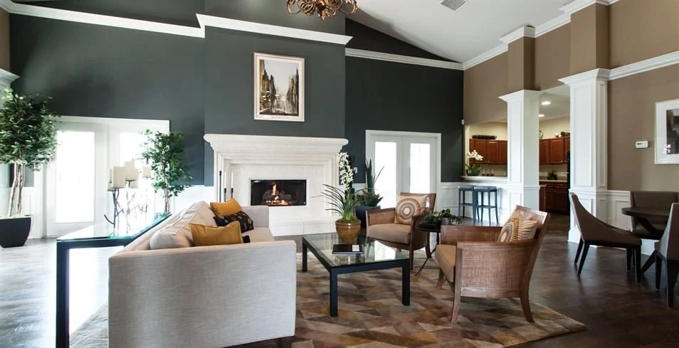 Waterford Landings - Home Decor, Plant, Dining Room