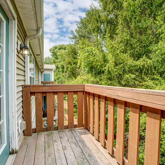 Silverwoods Landing - House, Housing, Porch