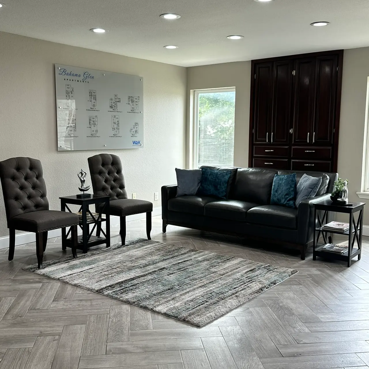 Bahama Glen Apartments - Home Decor, Rug, Floor
