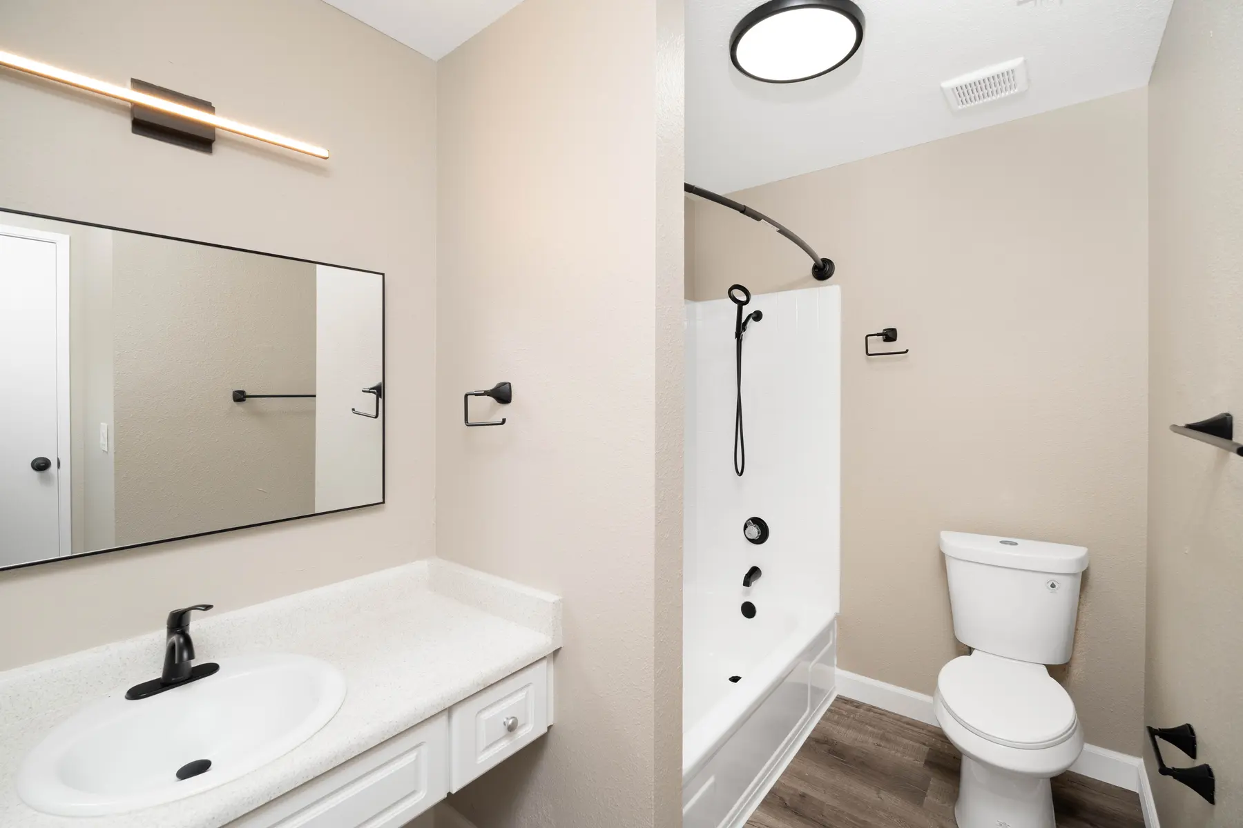 Parkview Apartments - Corner, Indoors, Sink