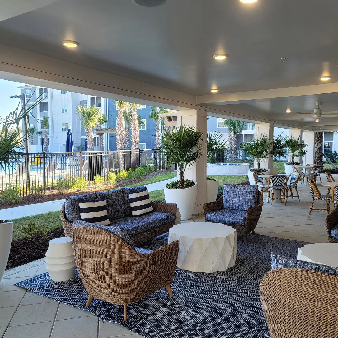 Sea Sound - Room, Couch, Floor