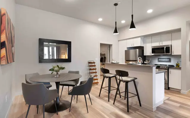 Reserves at Pilot Butte - Indoors, Interior Design, Dining Room