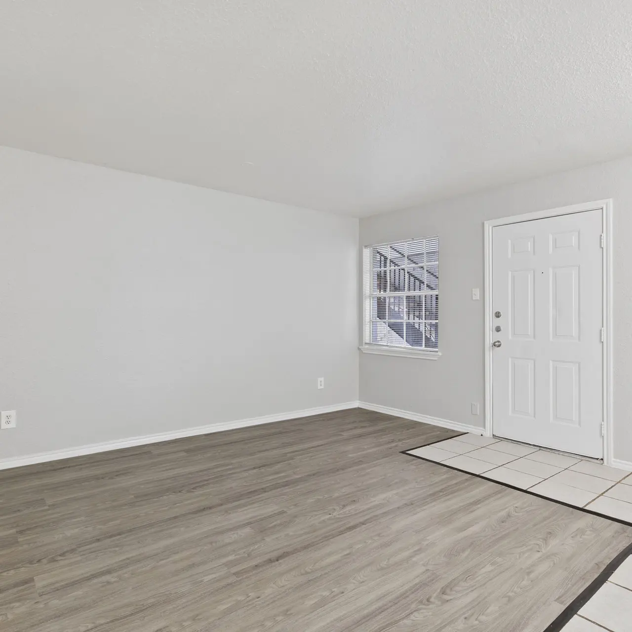 Cantera Crossing - Floor, Flooring, Indoors