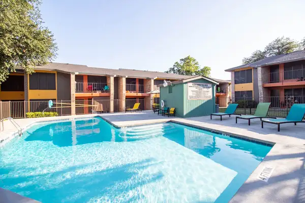 Plaza Square Apartments - Building