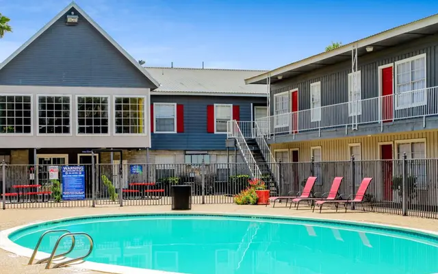 Northwest Corners - Pool