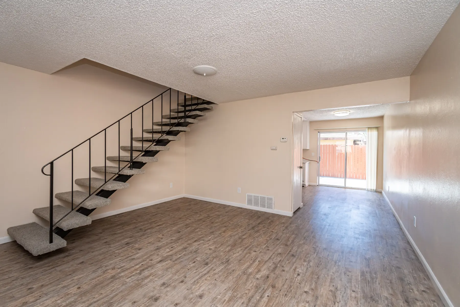 Oak Hill Townhomes - Indoors, House, Housing