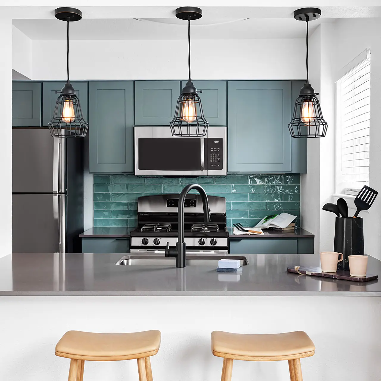 Tara - Room, Furniture