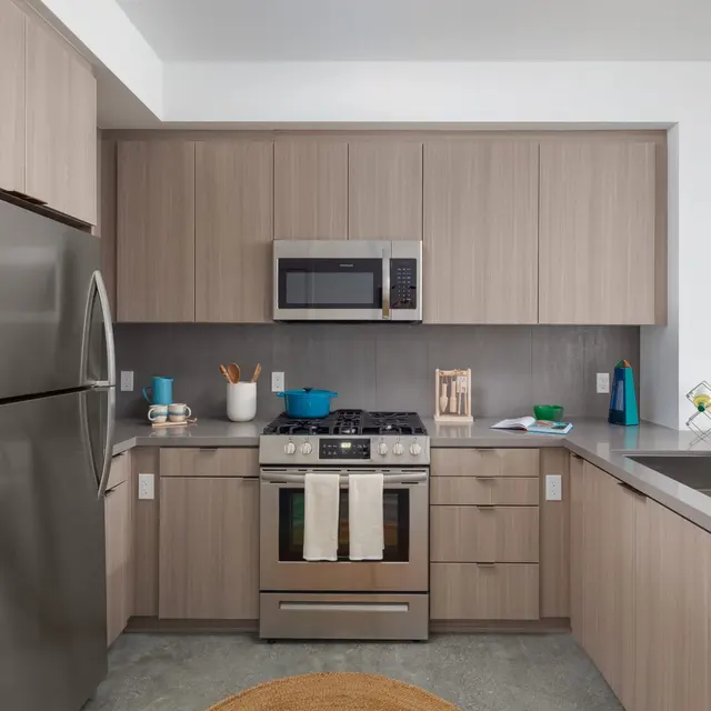 550 Harborfront - Kitchen