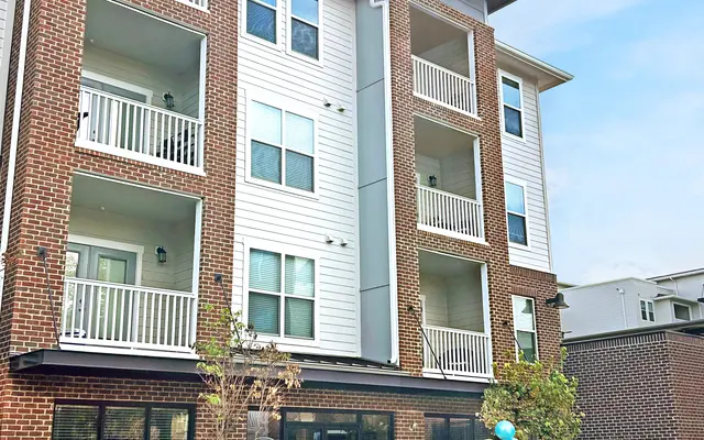 Flats at Walden Grove - City, Apartment Building, High Rise