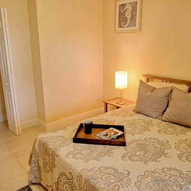 Woodlawn​ Park - Bed, Room